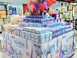 瞬爽透气产品终端陈列4