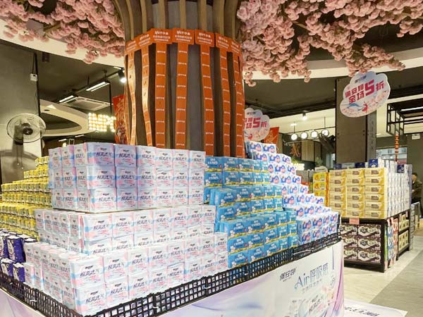 瞬爽透气产品终端陈列3